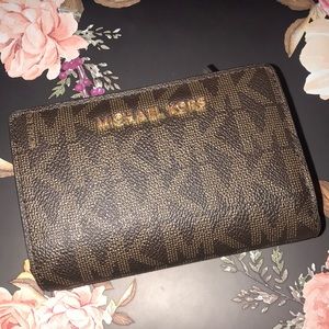 Micheal kors wallet
